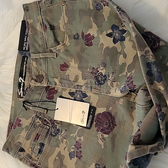 Seven 7 Mid Rise Ankle Skinny NWT - Picture 2 of 7